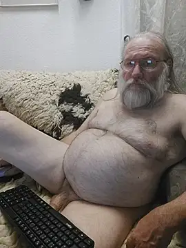 Snapshot of SexySantaC chatting on 07-18-26, 08:34 SexySantaC online show from 07-18-26, 08:34