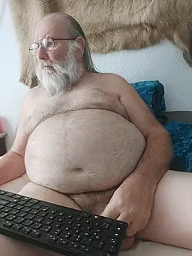 Snapshot of SexySantaC chatting on 08-04-26, 02:08 SexySantaC online show from 08-04-26, 02:08