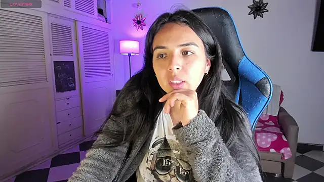 Miss Nicole online show from 12-31-24, 01:15