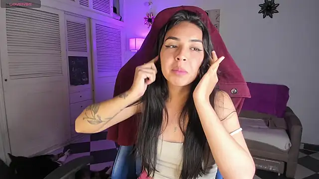 Miss Nicole online show from 01-14-25, 05:08