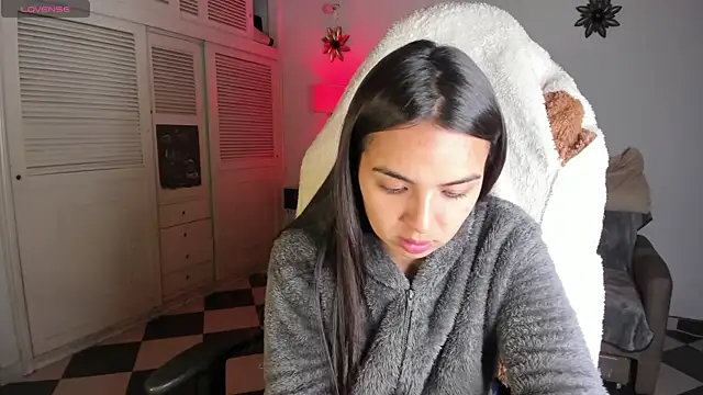 Miss Nicole online show from 02-01-25, 02:47