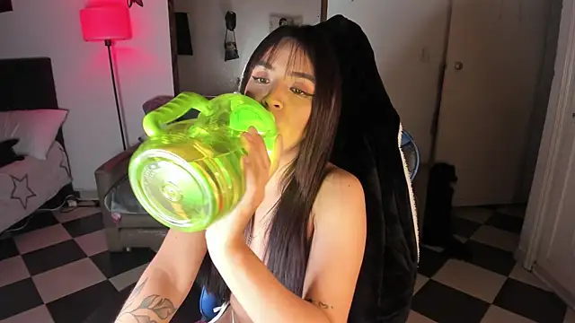 Miss Nicole online show from 03-08-25, 05:49