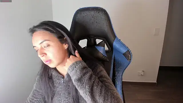 Miss Nicole online show from 09-21-25, 01:18