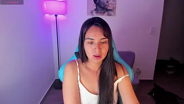 Snapshot of Miss_Nicole chatting on 05-29-26, 01:03 Miss Nicole online show from 05-29-26, 01:03