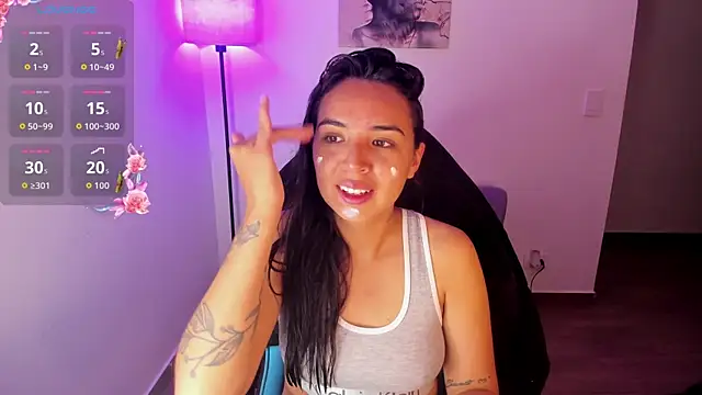 Snapshot of Miss_Nicole chatting on 05-31-26, 12:56 Miss Nicole online show from 05-31-26, 12:56