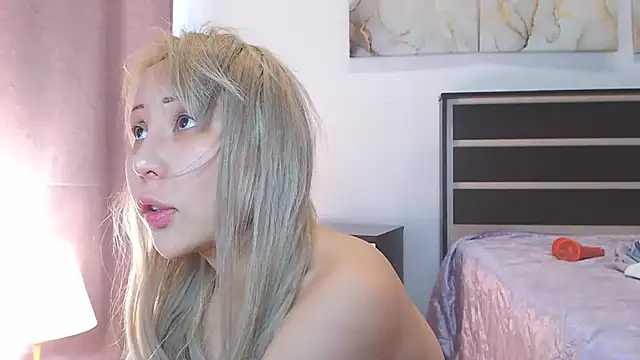 Snapshot of Yulianna_Smith chatting on 12-28-24, 05:44 Yulianna Smith online show from 12-28-24, 05:44