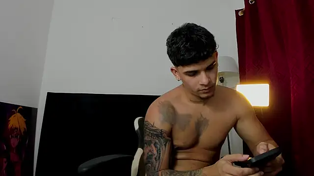 Snapshot of Evan_stoner chatting on 10-07-25, 02:20 Evan stoner online show from 10-07-25, 02:20