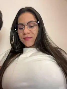 Snapshot of Reggie-Liam chatting on 12-13-24, 11:39 Reggie-Liam online show from 12-13-24, 11:39