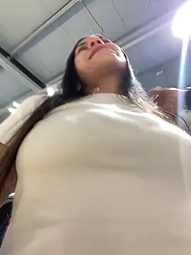 Snapshot of Reggie-Liam chatting on 12-18-24, 08:03 Reggie-Liam online show from 12-18-24, 08:03