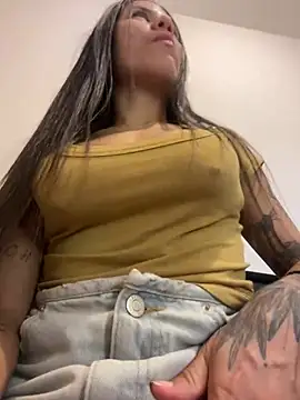 Snapshot of Reggie-Liam chatting on 01-04-25, 06:19 Reggie-Liam online show from 01-04-25, 06:19