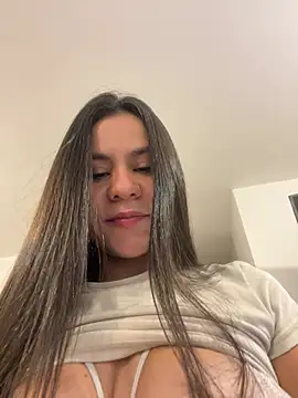 Snapshot of Reggie-Liam chatting on 01-07-25, 01:49 Reggie-Liam online show from 01-07-25, 01:49