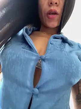 Snapshot of Reggie-Liam chatting on 02-19-25, 03:49 Reggie-Liam online show from 02-19-25, 03:49