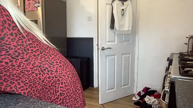 Bustyblondebabe32 online show from 06-07-26, 06:11