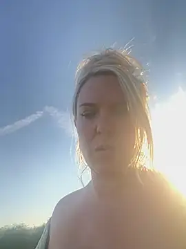 Bustyblondebabe32 online show from 07-09-26, 07:07