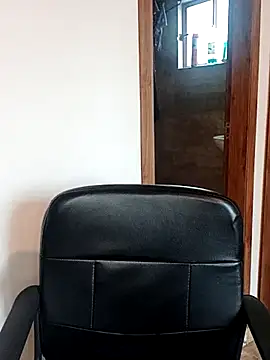 Snapshot of hazel_milf chatting on 02-24-25, 09:31 hazel milf online show from 02-24-25, 09:31