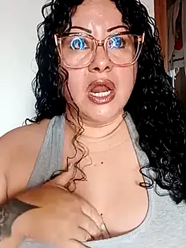 Snapshot of hazel_milf chatting on 03-12-25, 02:12 hazel milf online show from 03-12-25, 02:12