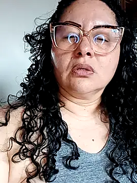 Snapshot of hazel_milf chatting on 10-19-25, 05:35 hazel milf online show from 10-19-25, 05:35