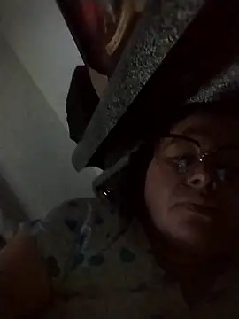 Snapshot of hazel_milf chatting on 01-11-26, 11:43 hazel milf online show from 01-11-26, 11:43