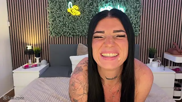 LizaRoxx online show from 10-04-25, 09:57