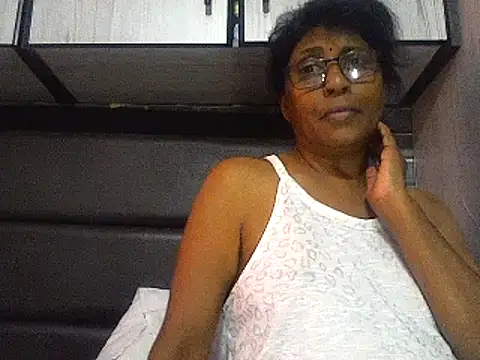 Snapshot of MsAttitude chatting on 02-24-25, 11:10 MsAttitude online show from 02-24-25, 11:10