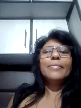 Snapshot of MsAttitude chatting on 03-11-25, 05:24 MsAttitude online show from 03-11-25, 05:24