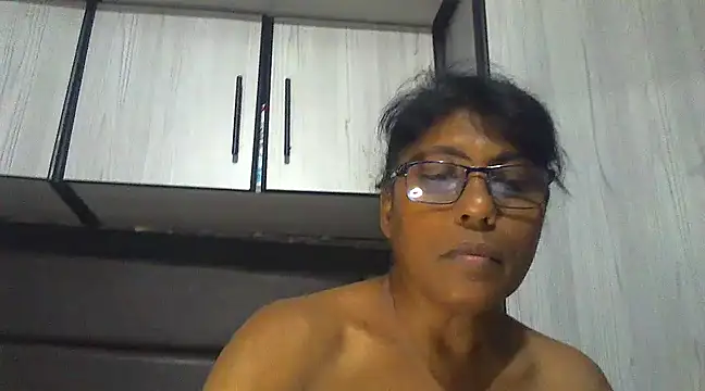 Snapshot of MsAttitude chatting on 03-21-25, 09:34 MsAttitude online show from 03-21-25, 09:34