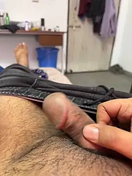 Snapshot of Mushroomhead69 chatting on 02-13-25, 07:24 Mushroomhead69 online show from 02-13-25, 07:24