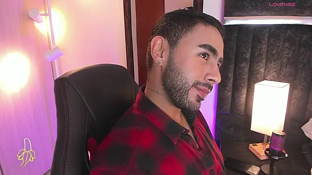 ItsMeEros online show from 11-25-25, 10:21