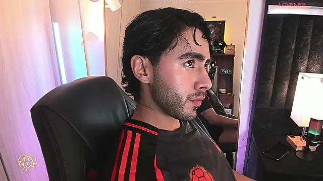 ItsMeEros online show from 06-17-26, 10:21