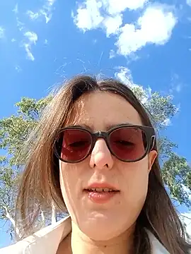 dolcehelena993 online show from 10-04-25, 07:39