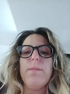 dolcehelena993 online show from 07-12-26, 02:30