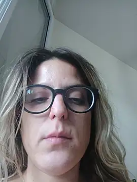 dolcehelena993 online show from 07-19-26, 06:33