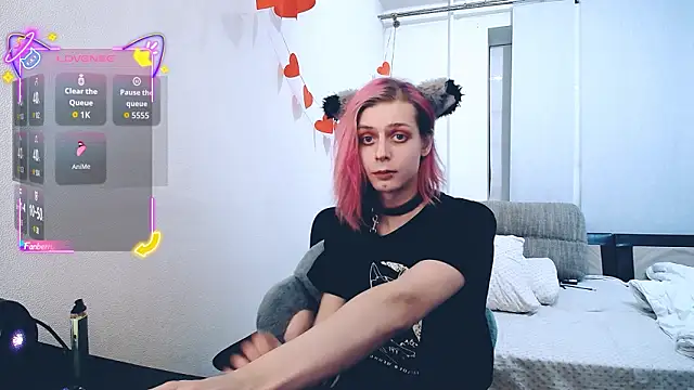 Littlepinkcat online show from 03-03-26, 09:42