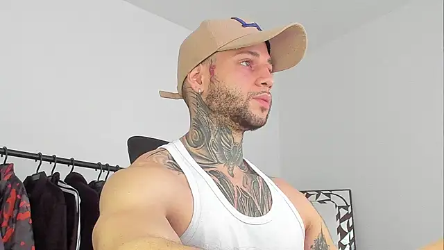  jamesleandros1 online show from 11-07-25, 05:35