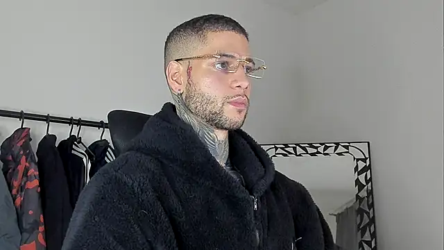  jamesleandros1 online show from 11-09-25, 02:10