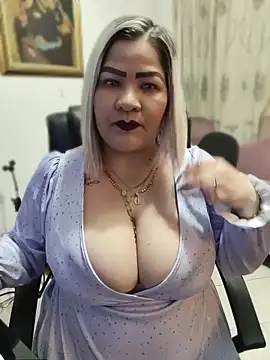 Snapshot of Dalessa_Bigtits chatting on 06-17-26, 12:02 Dalessa Bigtits online show from 06-17-26, 12:02