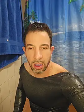 Sexyjulien25 online show from 04-29-26, 11:36