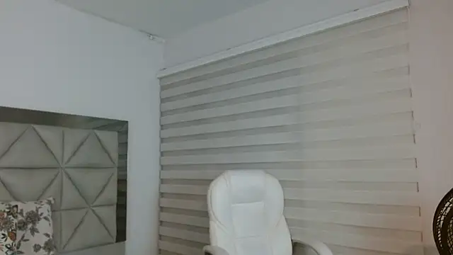 Snapshot of nana_levy chatting on 02-20-25, 03:34 nana levy online show from 02-20-25, 03:34