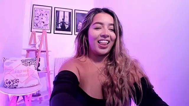 sofihill01 online show from 04-21-26, 01:42