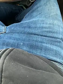 Snapshot of prekumstud chatting on 09-11-25, 02:28 prekumstud online show from 09-11-25, 02:28