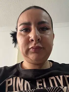 Abril Luv online show from 02-02-26, 01:21