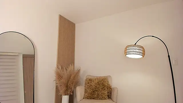 wandathompson  online show from 12-02-25, 11:04