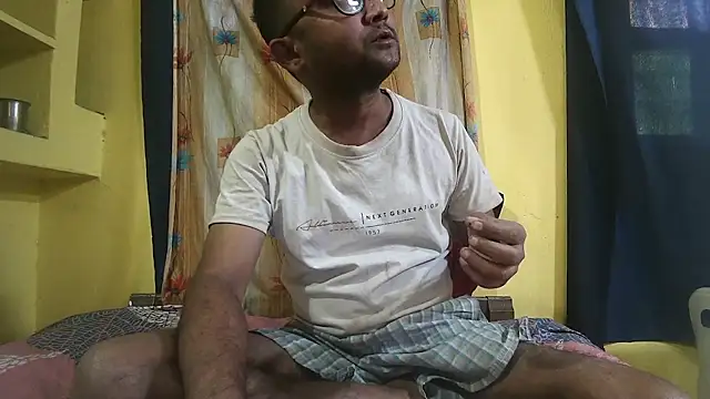 Snapshot of Cute_boy2000 chatting on 03-07-25, 10:35 Cute boy2000 online show from 03-07-25, 10:35