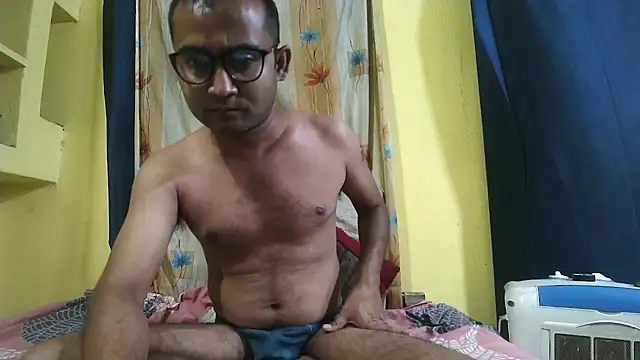 Snapshot of Cute_boy2000 chatting on 03-19-25, 08:54 Cute boy2000 online show from 03-19-25, 08:54