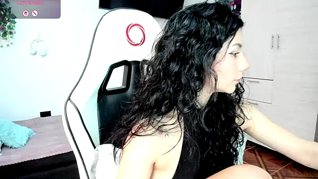 Gisell1501997 online show from 04-26-26, 04:26