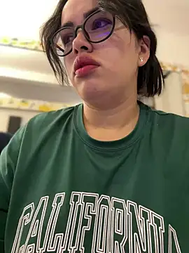 Snapshot of andra_rose chatting on 01-24-25, 12:20 andra rose online show from 01-24-25, 12:20