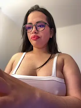 Snapshot of andra_rose chatting on 09-14-25, 06:07 andra rose online show from 09-14-25, 06:07