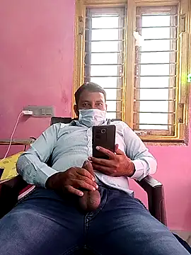 Snapshot of adicma123 chatting on 10-31-25, 09:43 adicma123 online show from 10-31-25, 09:43