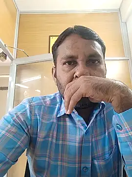 Snapshot of adicma123 chatting on 11-04-25, 03:49 adicma123 online show from 11-04-25, 03:49