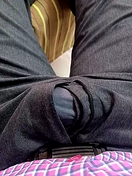 Snapshot of adicma123 chatting on 11-18-25, 09:14 adicma123 online show from 11-18-25, 09:14